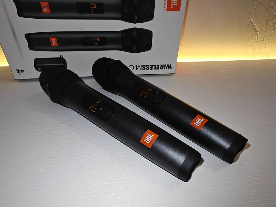 Set 2 microfoane wireless JBL