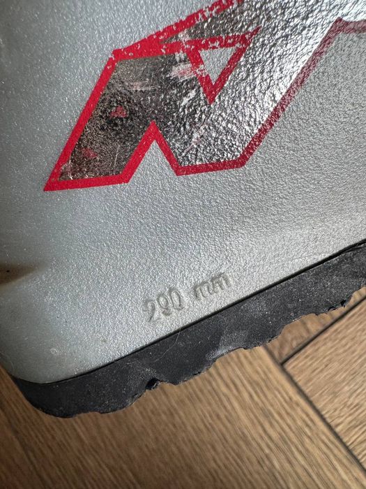 Продам ботинки лыжные