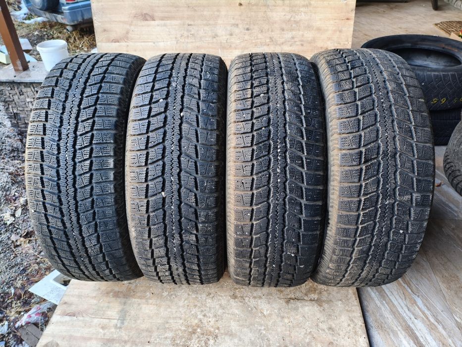 225 60 R17 Зима Комплект. Япония