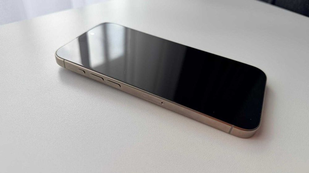 Vând iPhone 15 Pro Max