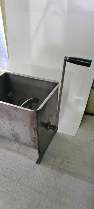 ръчна бъркалка за кайма