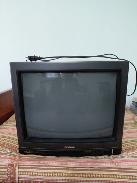 Телевизор шарп. Работает исправно