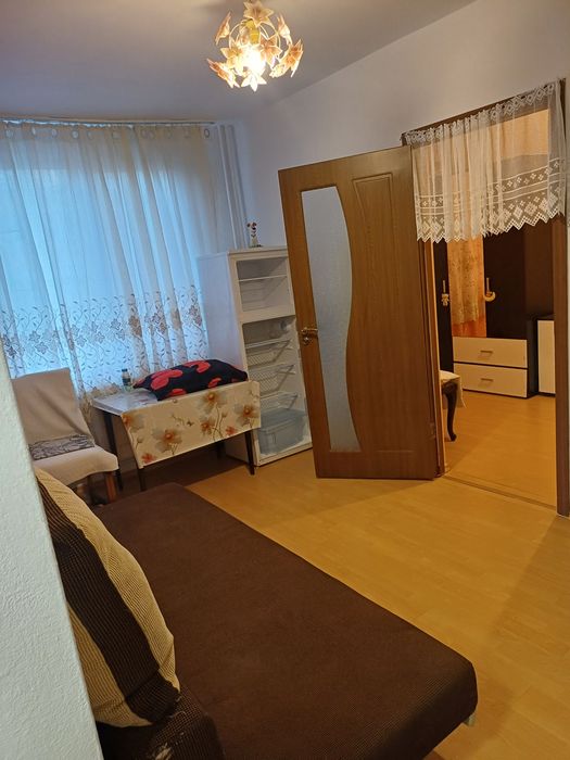 Închiriez apartament 2 camere