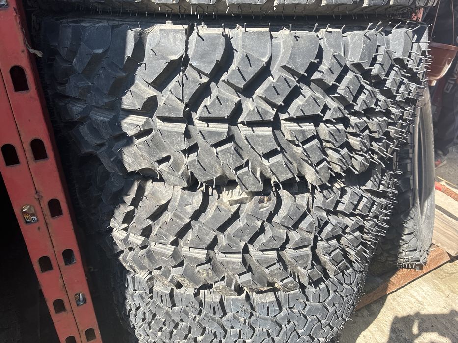 235 70 16 Riga Gomme Cross