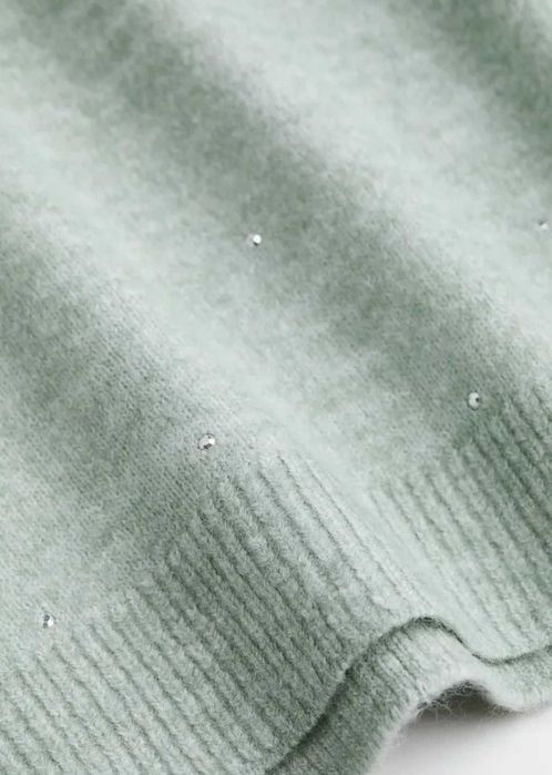 Новые свитера со стразами / жемчугом  HM, размер L (50/56) и M (46/48)