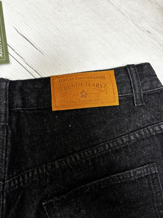 Denim Tears къси дънки.