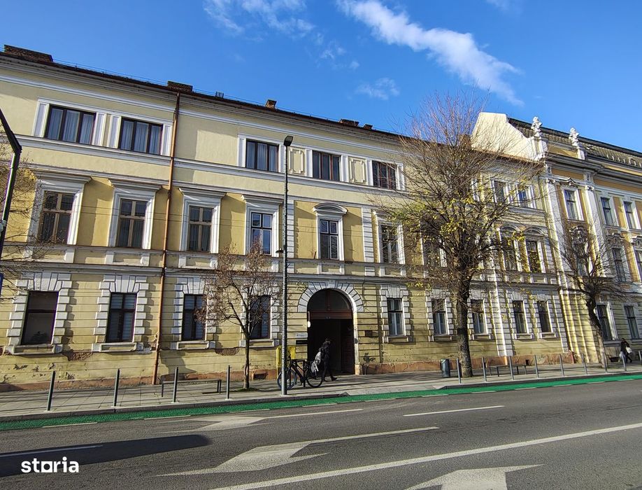 DE VÂNZARE — Spațiu   la demisol, în centrul orașului