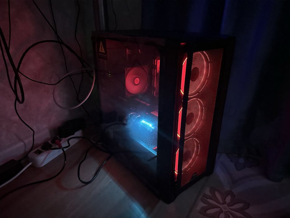 Системный блок настольный компьютер