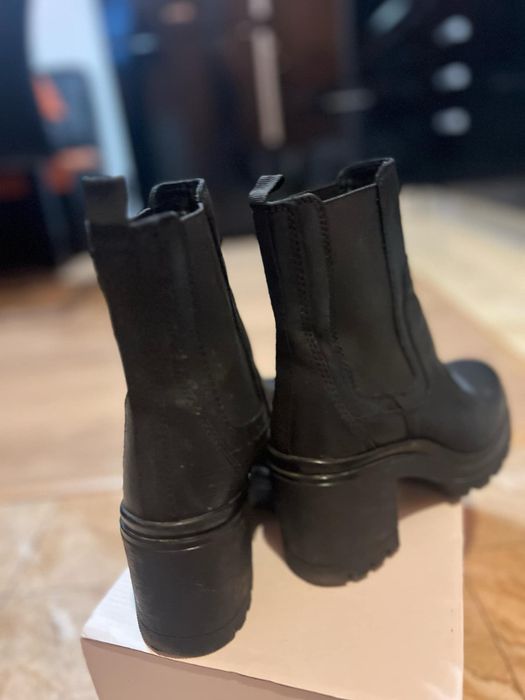 Боти Lasocki 39 номер