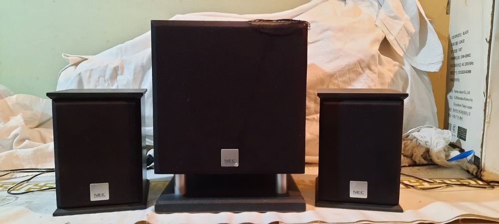 Сабвуферы, колонка