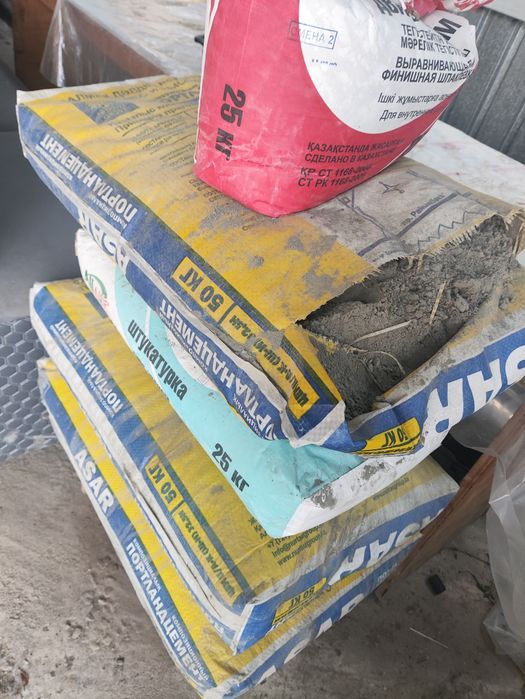 Отдам за 7000 цемент, кафельный клей, гипс, финиш