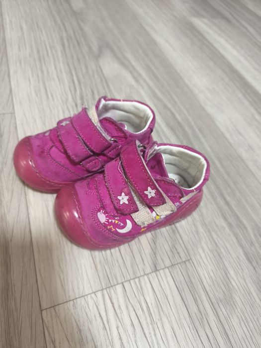 Обувь на девочку 19 размер
