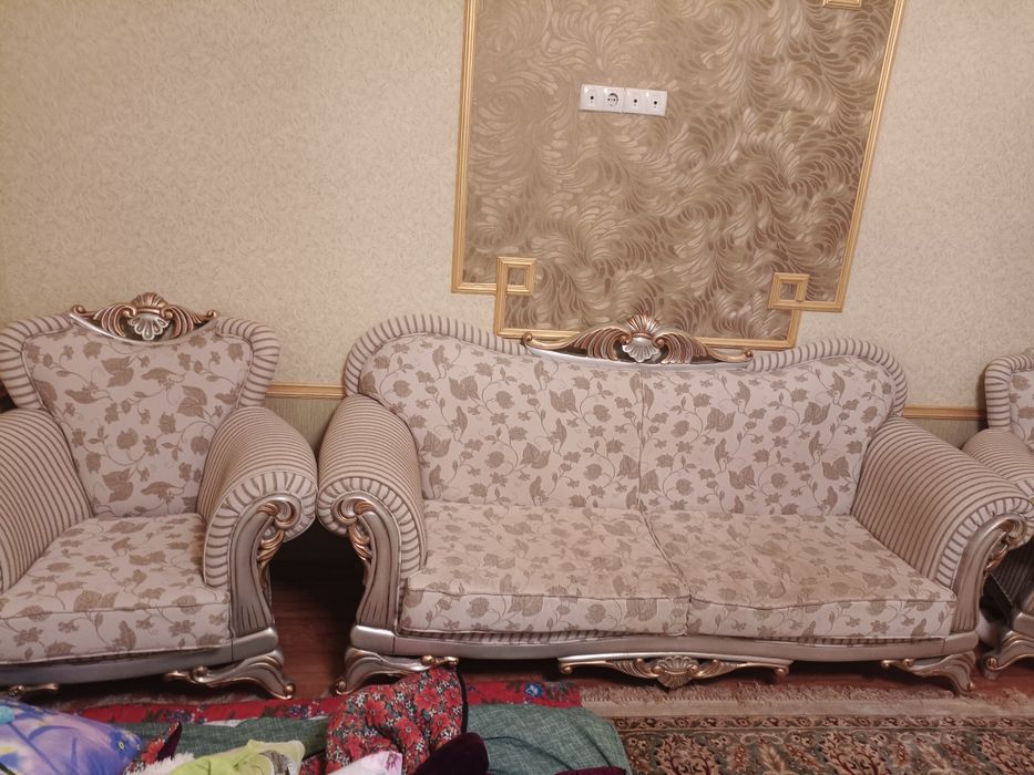 Продам диван и 2 кресла