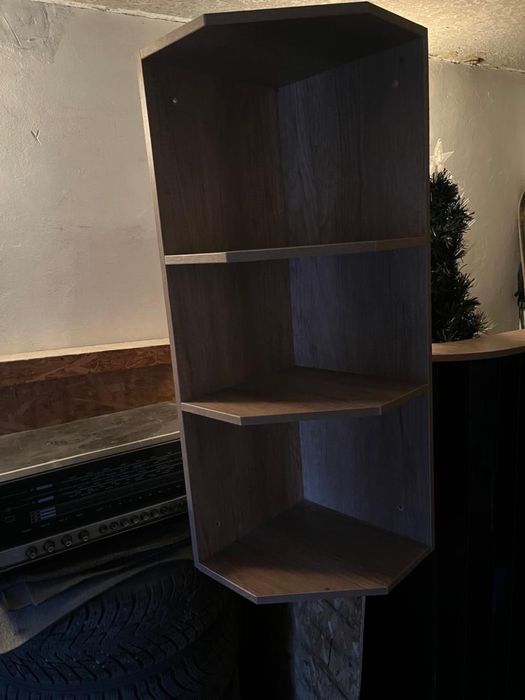 Продам новую полку угловую