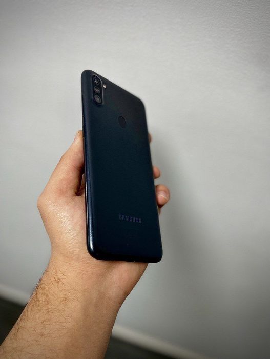 Samsung A 11 holati o'rta