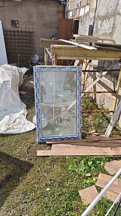 пластиковые окна и дверь