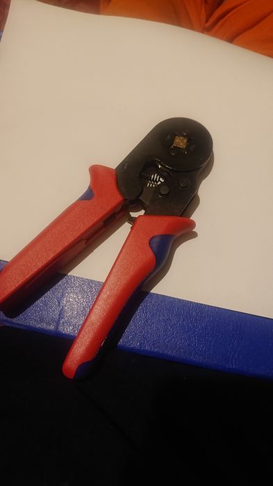 Cleste sertizat cabluri electrice