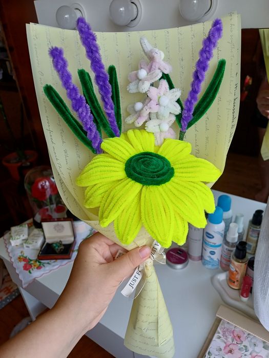 Buchet din pipe cleaners