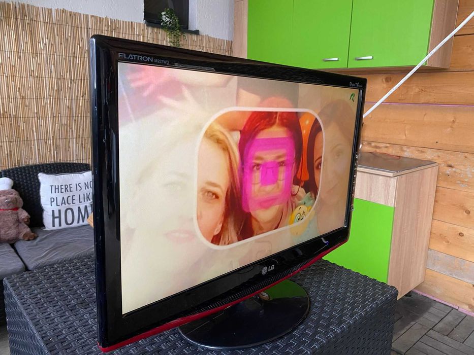 tv / monitor lg / 58 cm