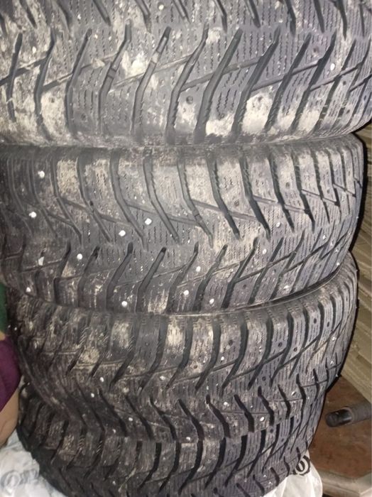 Продам шины в комплекте