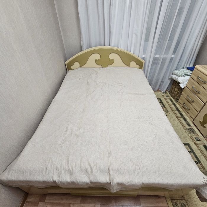 Продам спальный гарнитур