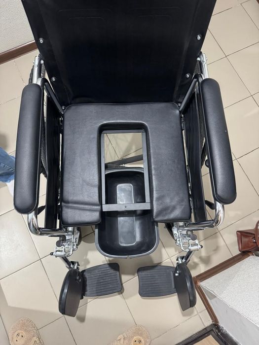 Продам инвалидную коляску