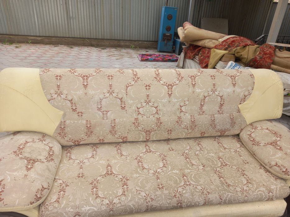 Продам срочно диван