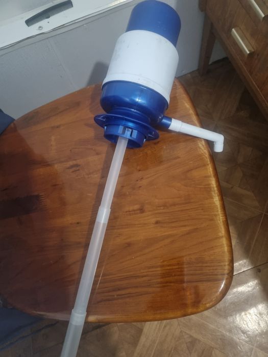 Продам помпу для бутылей