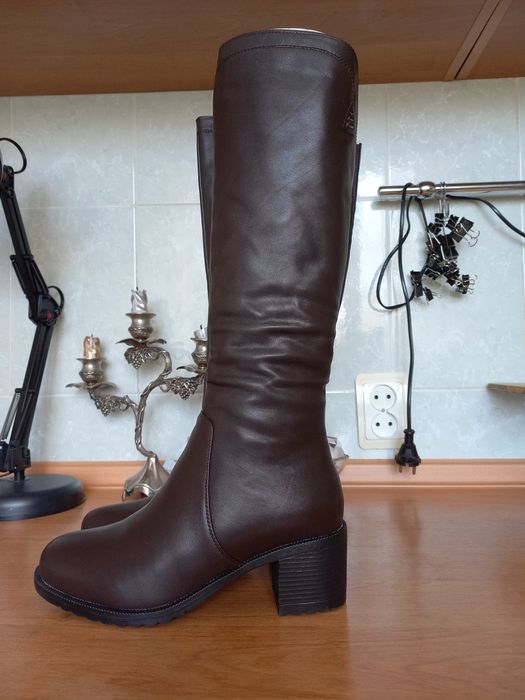 Продам женские сапоги,  новые, зимние, 37 размер