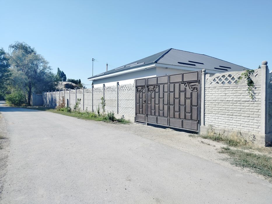 Продаётся дом с мебелью