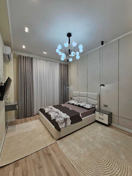 Продам 3-х комнатную с ремонтом.Чиланзар Ц квартал.метро М.Улугбек.