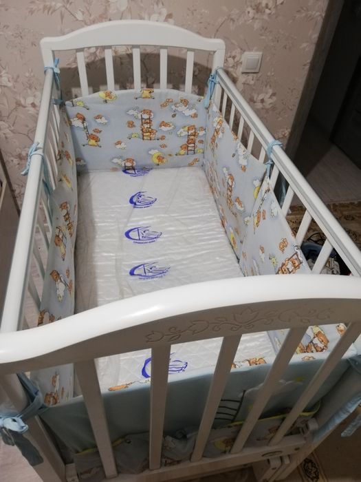 Детская кроватка