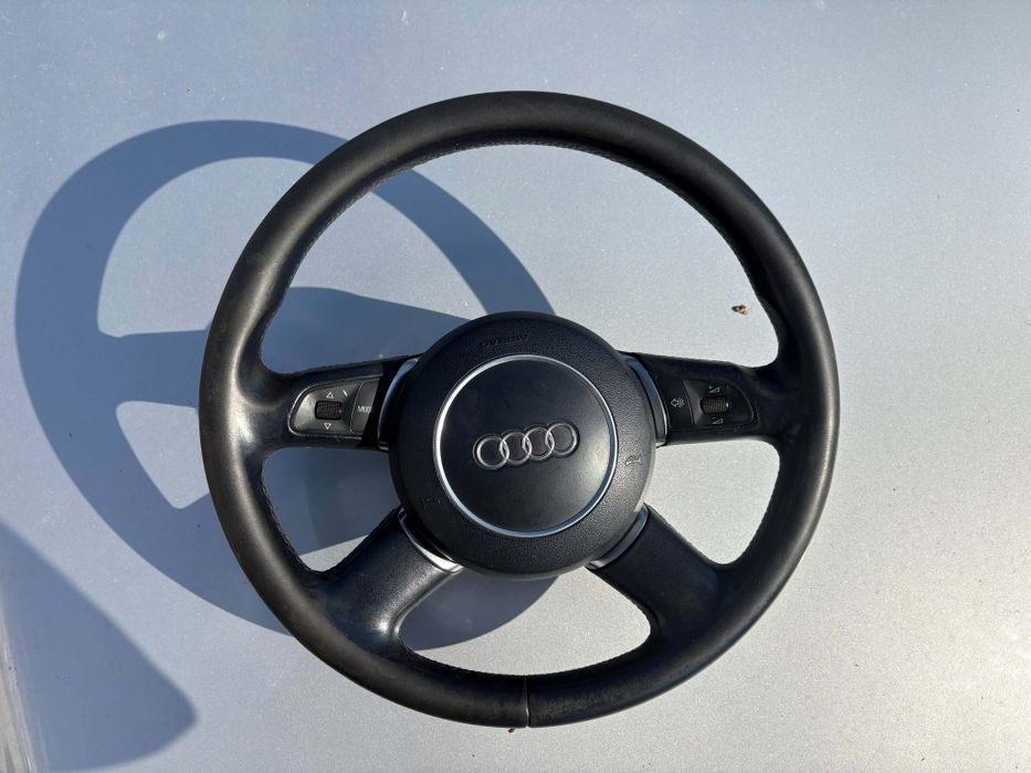Тъмно син волан без пера Audi A8 D3