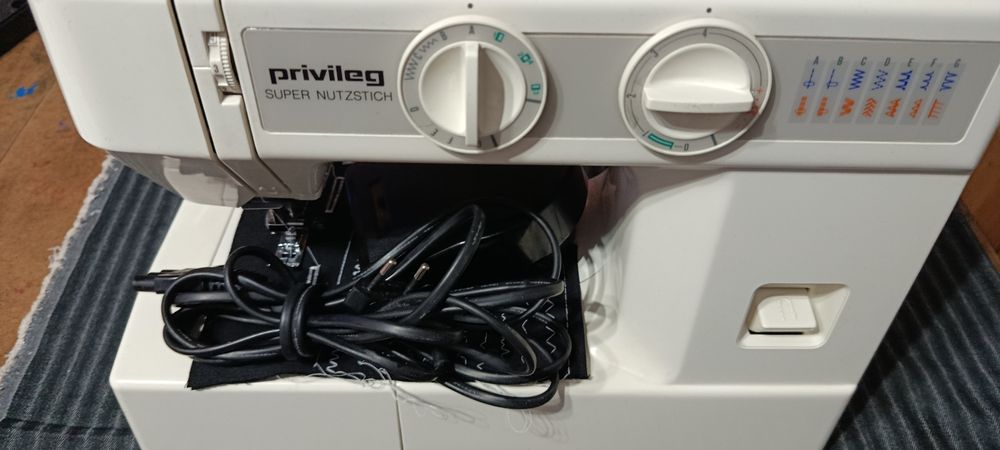 Mașina cusut Privileg