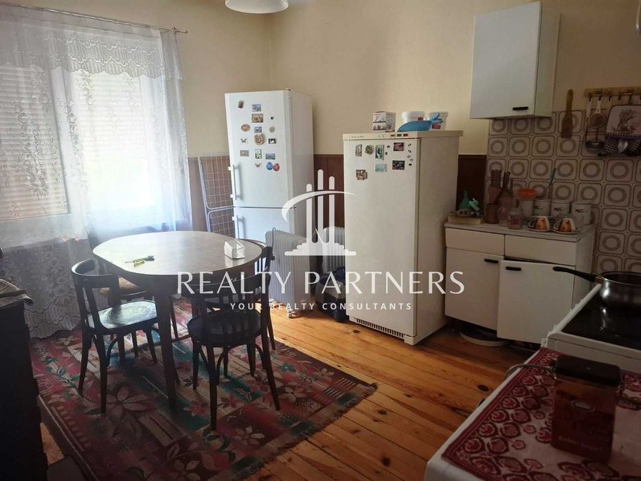 Масивна къща в Кв. Клепало на гр. Перник