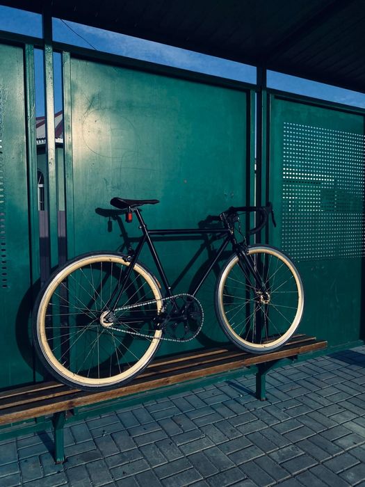 продаётся по дешевке фикс геар