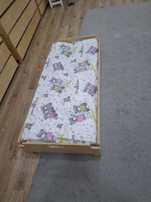 Продается детская кровать. без матраса. из дерева. 16 штук.