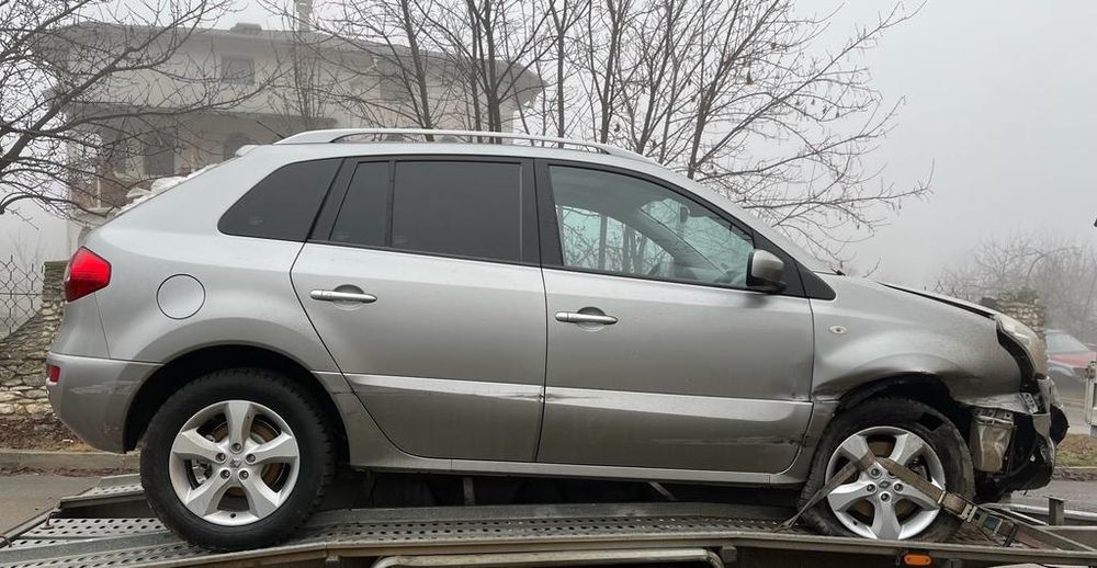 Рено Колеос на части Renault Koleos Мотор Стартер Стъкло Фар Стоп ABS
