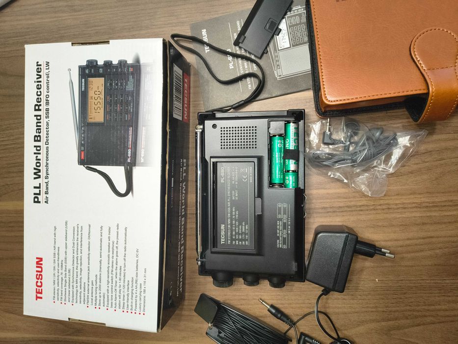 Tecsun PL-680 Full-band FM/MW/SWB Радиоприемник с любителски SSB и авиационен AIR обхват (като НОВ)