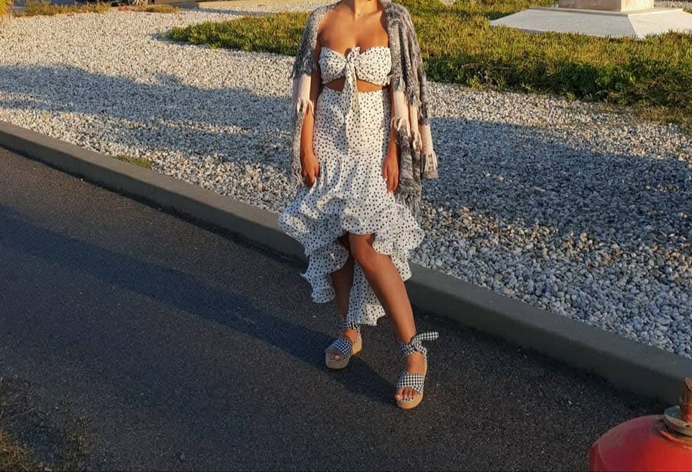 Compleu alb cu negru