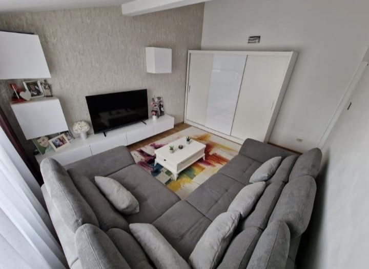 Inchirez apartament zona Elytis Gara