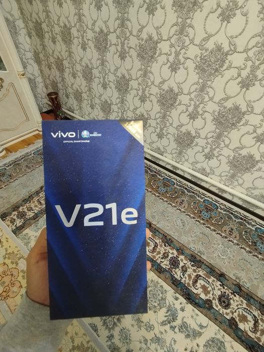 Vivo V21e 8,00+4,00гб/128/гб