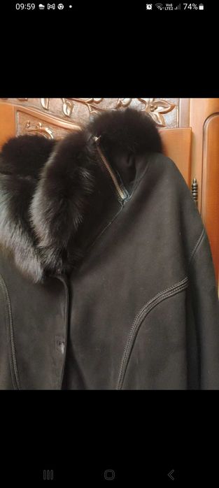 Haina piele naturala de miel cu guler si mansete de vulpe argintie 48