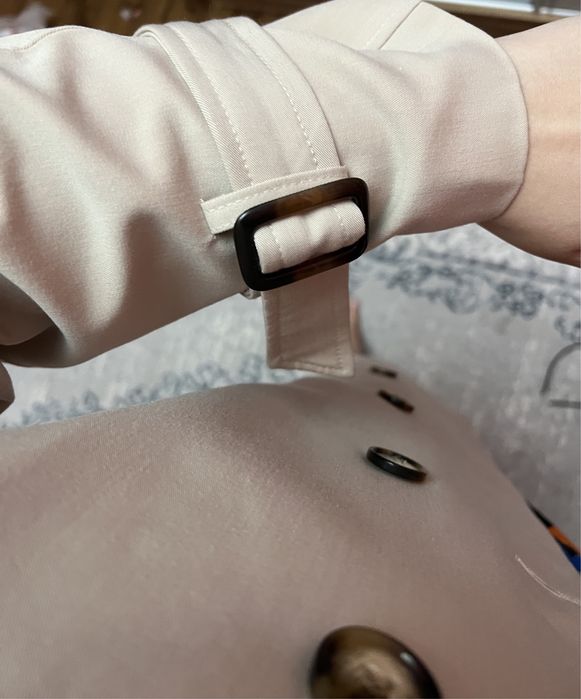 Тренч в бежевом цвете