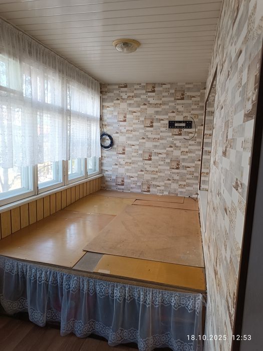 Sergeli 3 da 4 xonali kvartira sotiladi