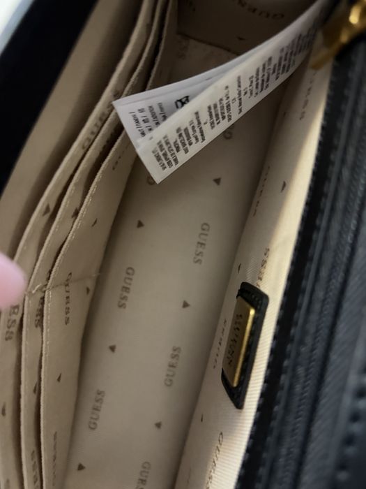 дамска чанта GUESS