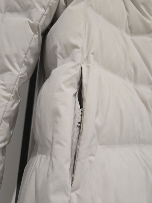 Продам пуховик Юникло