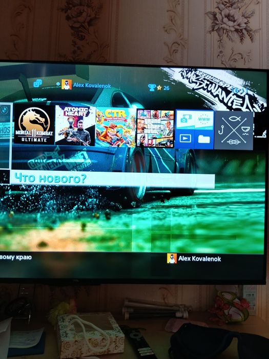 Продам пс 4 с дисками