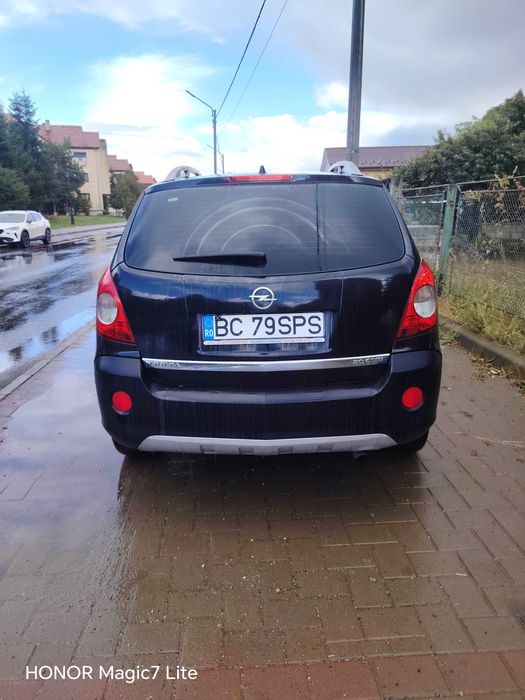 Mașină Opel Antara