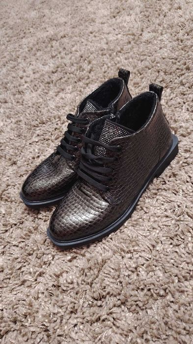 Botine Ghete dama cu sireturi noi marime 37 elegante